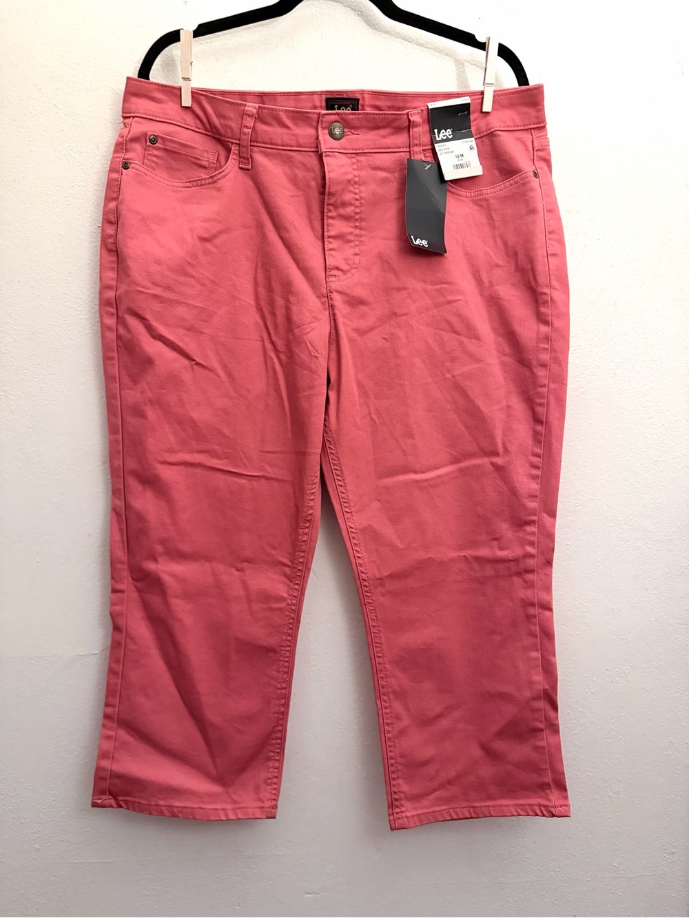 Lee size 18 M Women's Coral Capri Crop Jeans size 18 M.  New With Tags